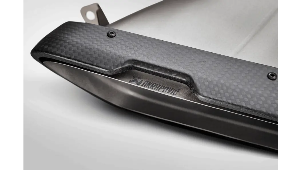 Akrapovic 2017+ Mercedes-Amg Gt Roadster Evolution Line Cat Back (Titanium) W/Carbon Fiber Tips 2