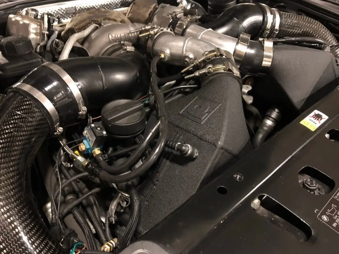 Csf 12-16 Bmw M5 (F10) / 12-18 Bmw M6 (F06/F12/F13) Twin Charge-Air-Cooler Set - Crinkle Black 1