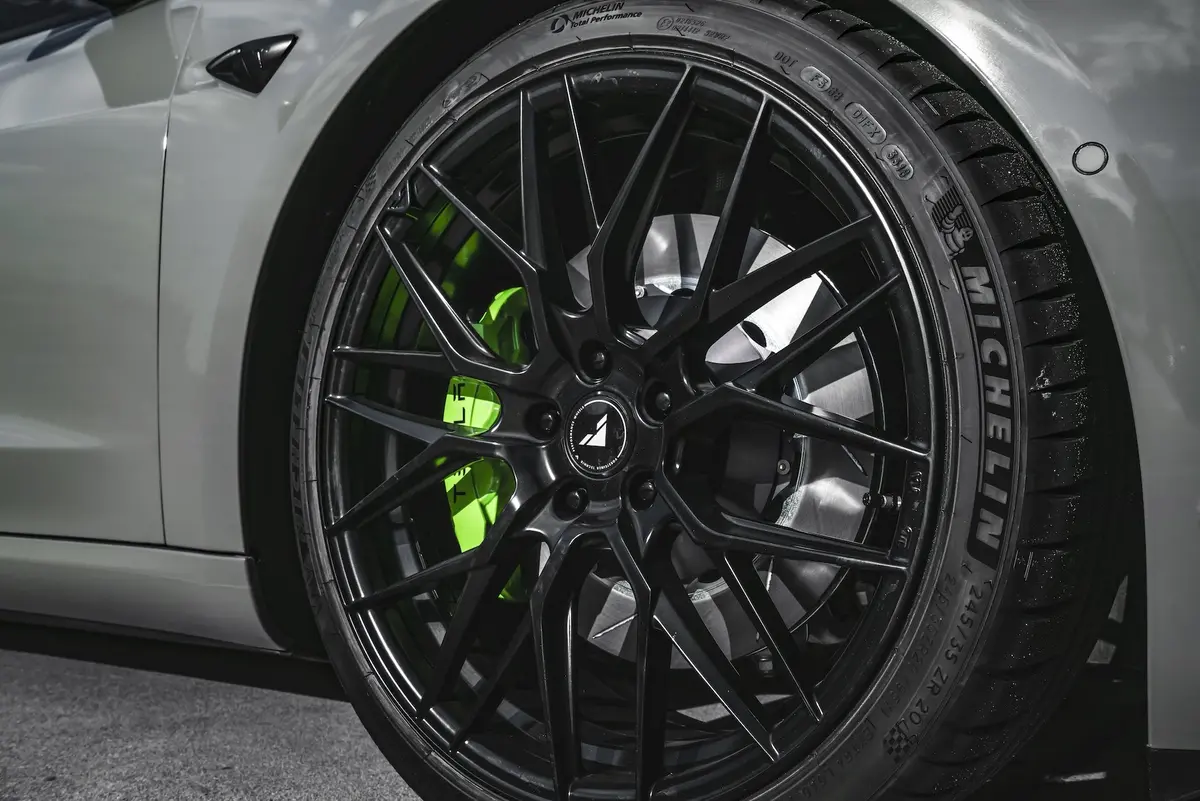 Vorsteiner V-Ff 107 20X10.5 5X114.3 45C / 64.1 Cb (Tesla 3) - Zara Gray 1