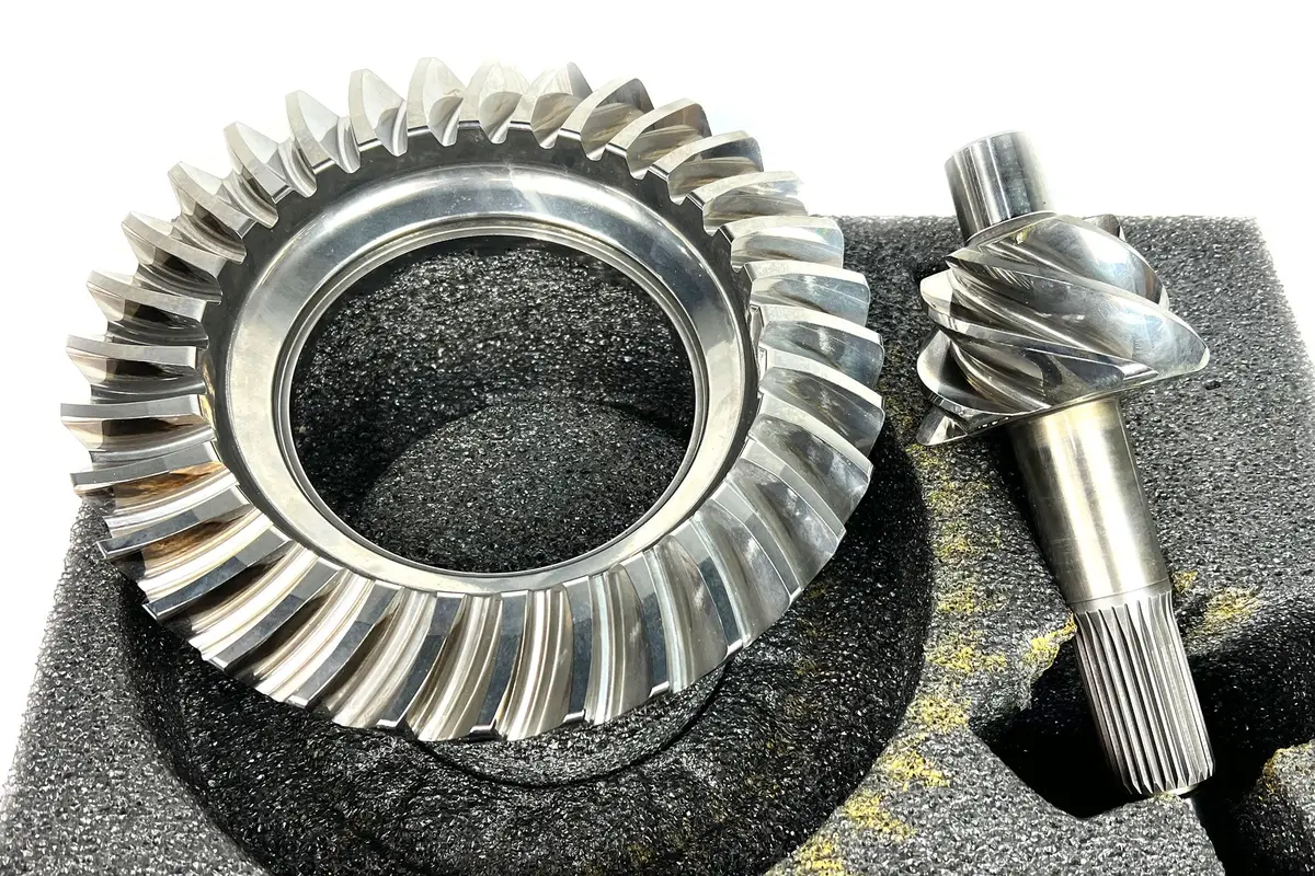 Gleason Rear Gear 9.5" 5.33 - Used 1