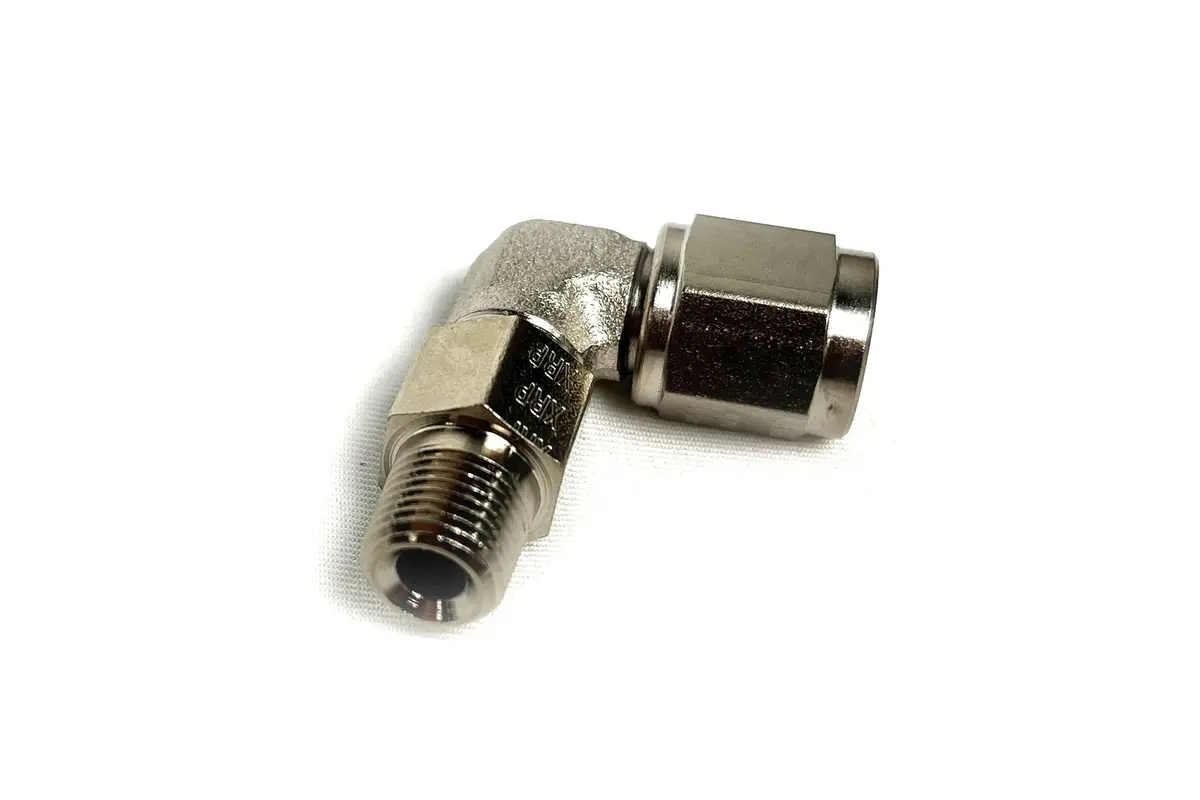 90 Swivel Fitting 1