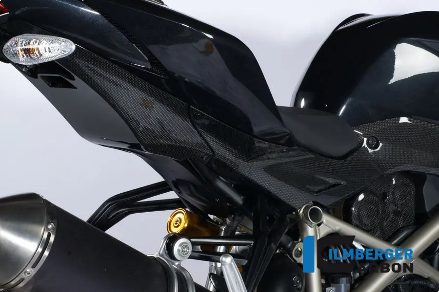 Lower Frame Tail Cover Carbon 1