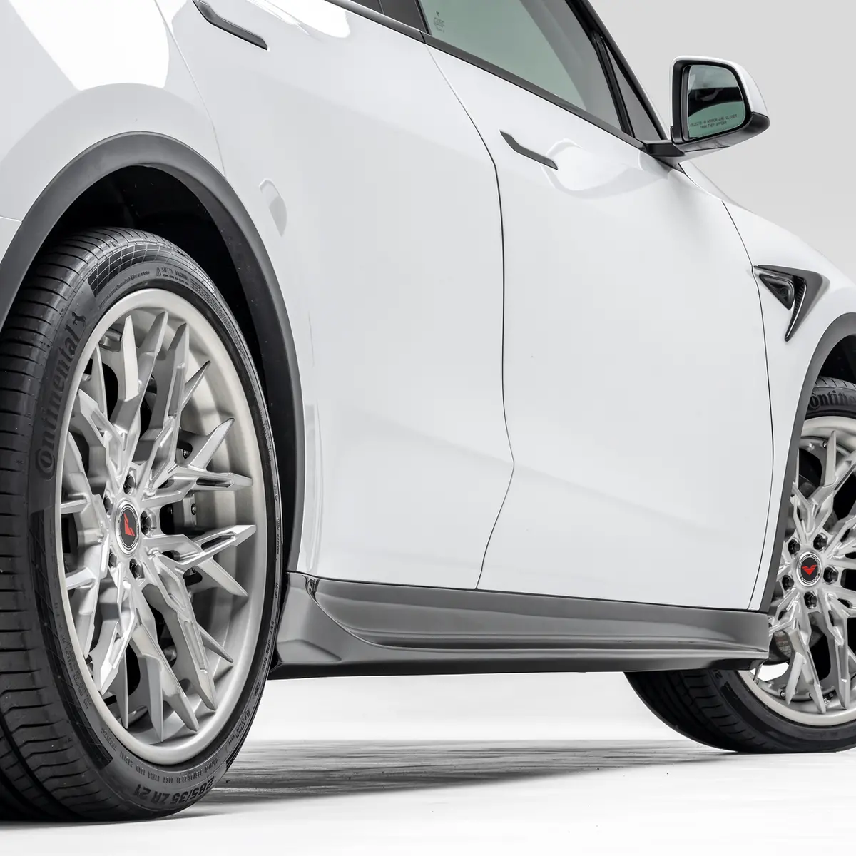 Vorsteiner Tesla Model Y Aero Side Skirts 1