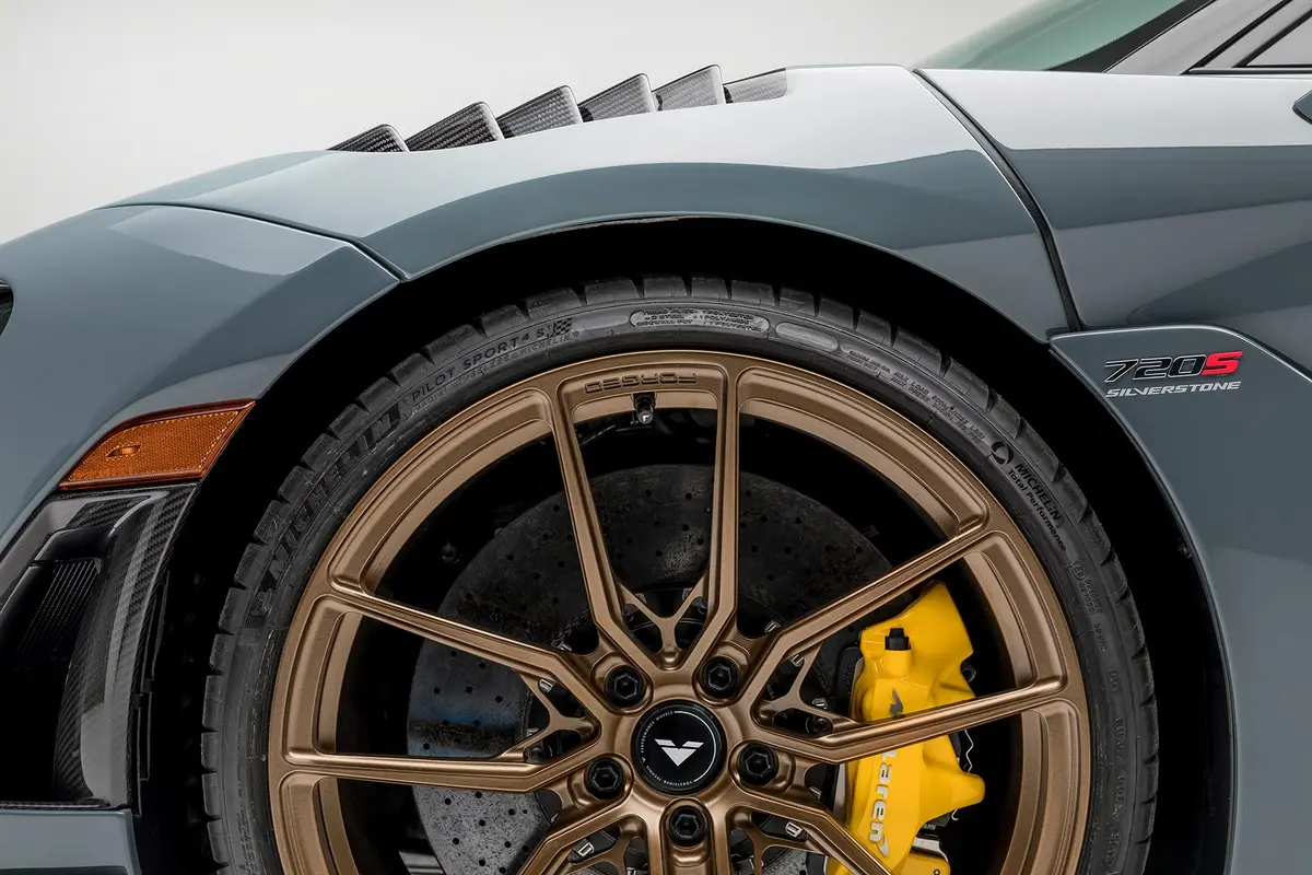 Vorsteiner Mclaren 720S Silverstone Aero Front Fenders W/Integrated Vents Carbon Fiber Pp 2X2 Glossy 1
