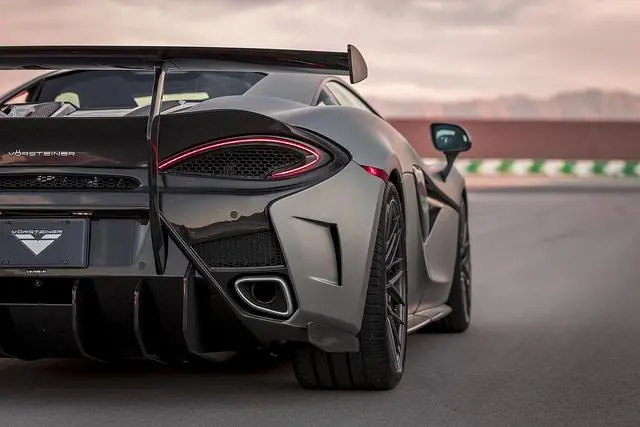 Vorsteiner Mclaren 570S 570-Vx Aero Rear Bumper W/ Rear Diffuser Carbon Fiber Pp 2X2 Glossy 1